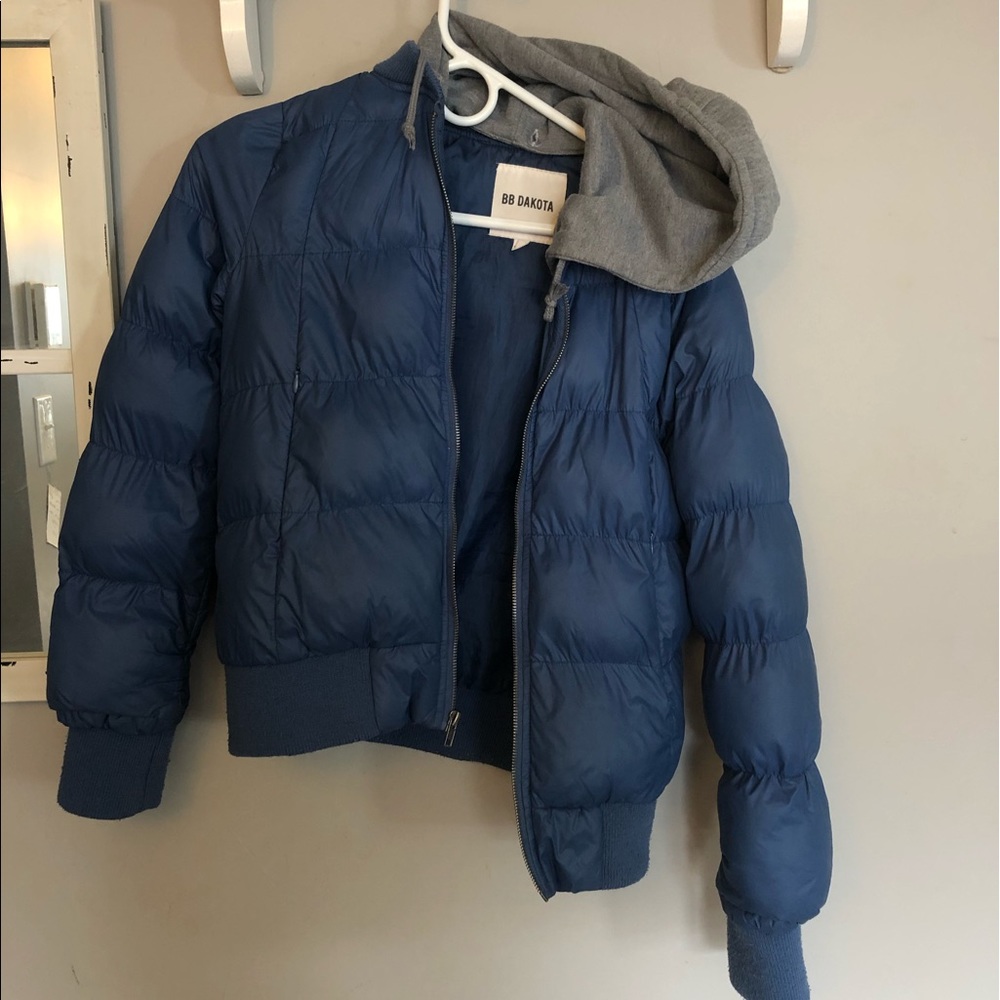 BB Dakota Puffer Jacket with Removable Hood. Small